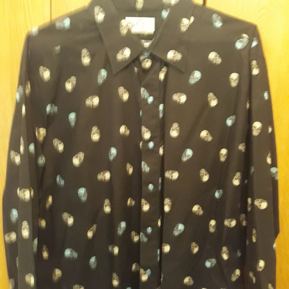 Custom design shirt.Black. Skeleton with blue pearl buttons Size 2XLT.